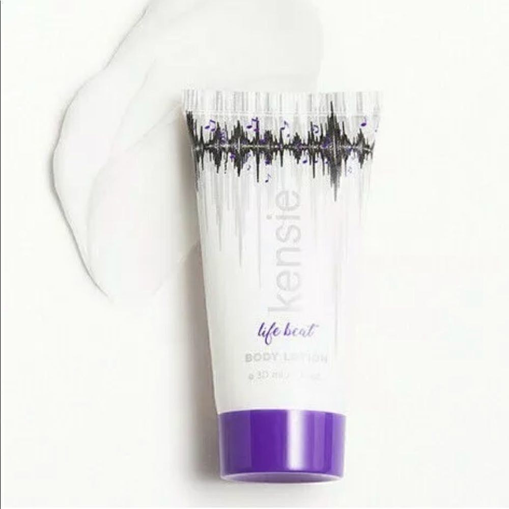 Bundle Kensie Life Beat Body Lotion 30ml Ipsy bag